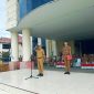 Gambar: Saat Pj Bupati Darwin Muksin Pimpin  apel Perdana yang Berlangsung di Depan Kantor Bupati Bolmut (Potret IB)