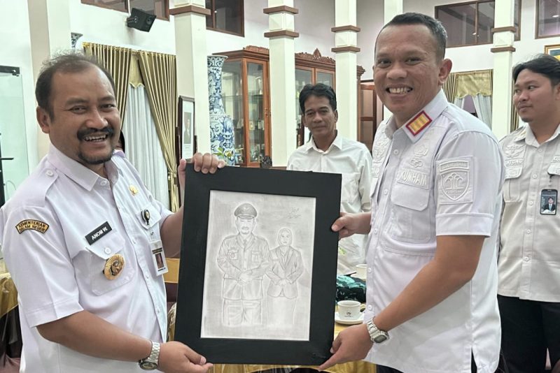 Bupati Pemalang Anom Wiidiyantoro bersama Karutan Bertemu di pendopo bahas persiapan pemberian remisi//Foto: Ragil.