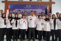 Kalapas kendal Ary Nirwanto menanda tangani komitmen bersama, Selasa, (21/10/2025)|| Foto : Ragil.