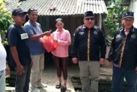 DPD JWI Lampung Selatan Bagikan  Sembako//Foto: Istimwa.